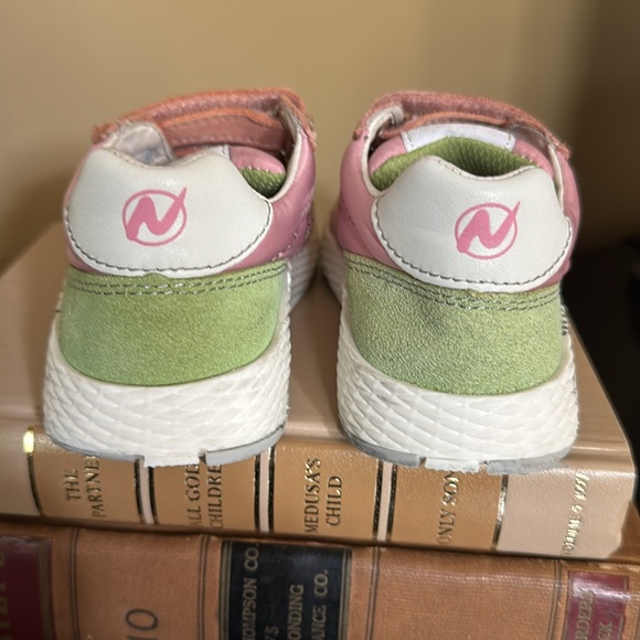 NATURINO Pink Kids Sneakers with Velcro Straps ~ Sz 25 (8T) - Picture 4 of 12